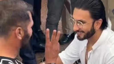 Ranveer Singh wins praise for sweet gesture towards Indian wheelchair cricketer Bhima Khunti at airport | Hindi Movie News