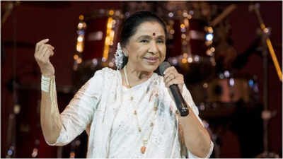 Asha Bhosle's house help gets emotional remembering the legendary singer: 'She gave a lot of respect to a poor woman like me' | Hindi Movie News