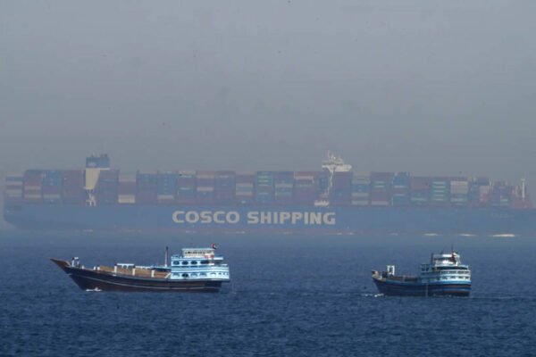 Strait of Hormuz open or close? Only a 'trickle' of oil leaving right now despite ceasefire