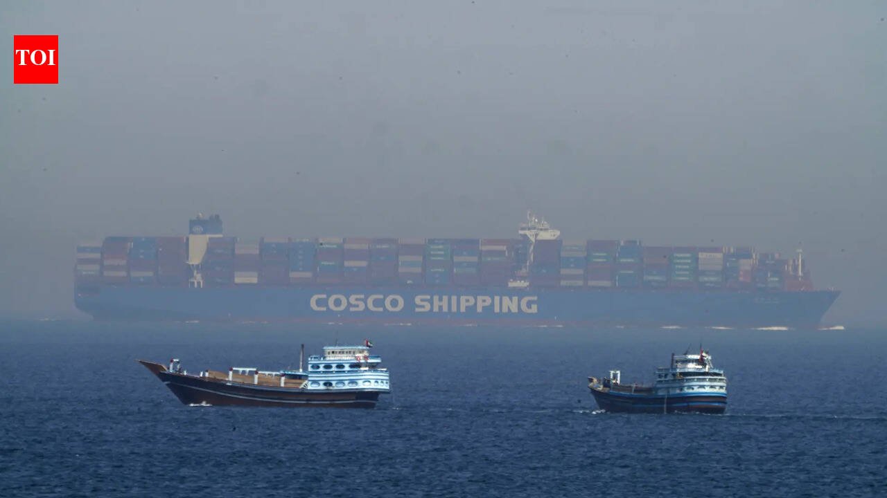 Strait of Hormuz open or close? Only a 'trickle' of oil leaving right now despite ceasefire