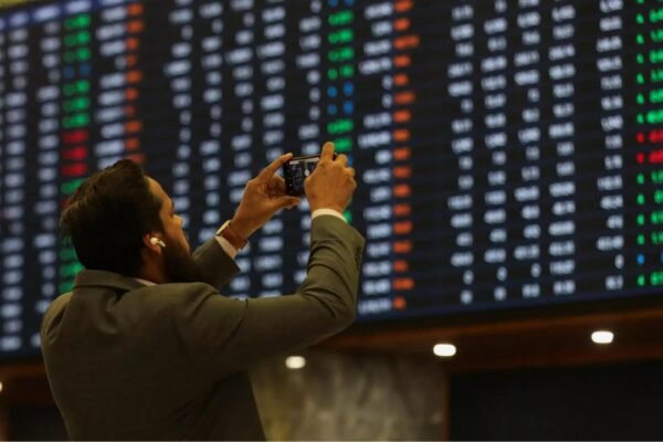 Pakistan stock market crash: KSE-100 plunges nearly 6,000 points after US-Iran talks fail, oil surge