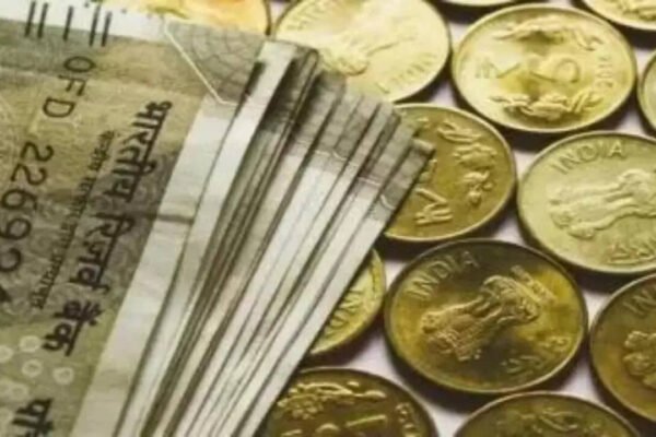 Rupee regains 92 levels, closes 27 paise higher
