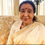 Legendary singer Asha Bhosle suffers cardiac arrest, rushed to Breach Candy hospital in Mumbai | Hindi Movie News