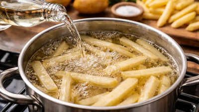The secret to crispy fries: Why adding vinegar to potatoes works |