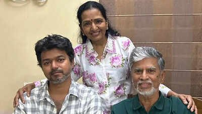 SA Chandrasekhar REACTS to son Thalapathy Vijay's 'Jana Nayagan' controversy; says ‘We expected these problems’ | Tamil Movie News