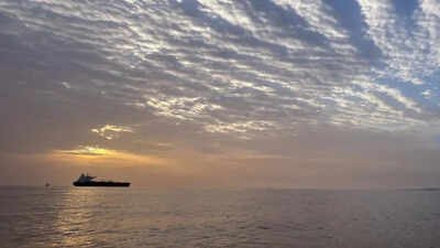 Iranian super tanker slips past US blockade with $220 million oil cargo