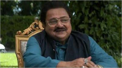 Rakesh Bedi: ‘Ab challan mat kaat dena’: Rakesh Bedi's witty encounter with traffic police who turned into his biggest fans goes VIRAL | Hindi Movie News