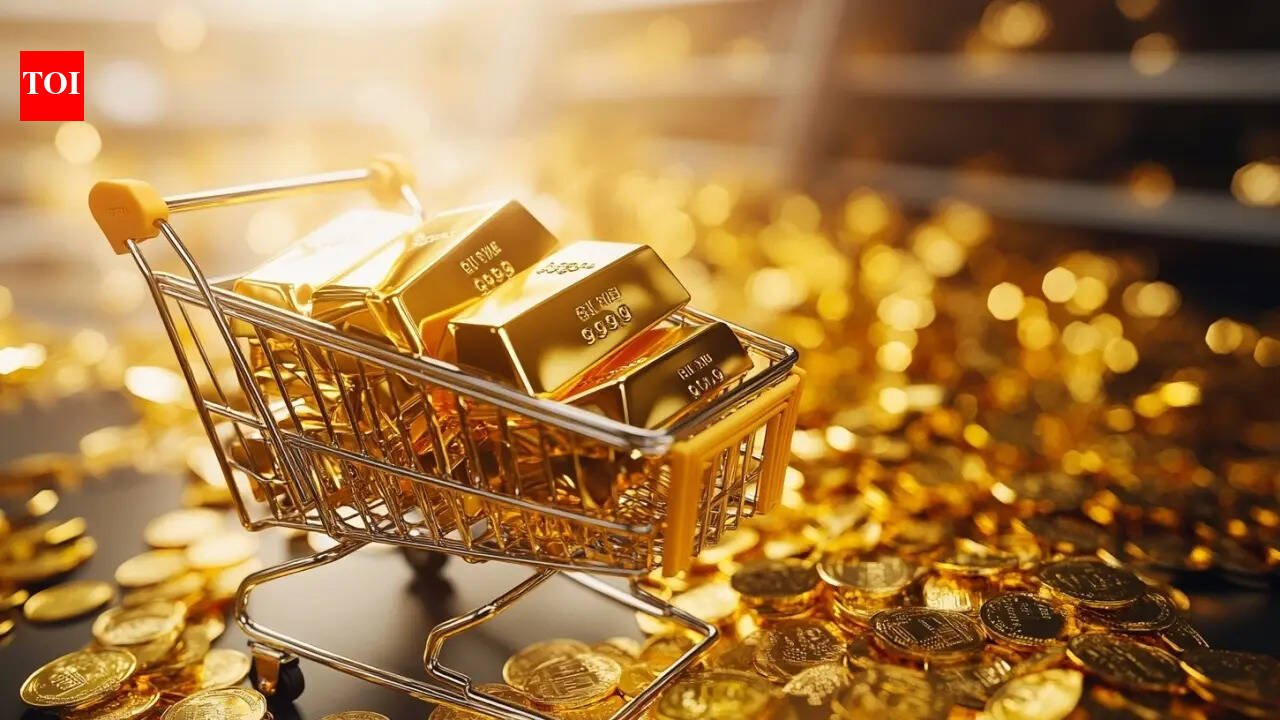 Gold, silver price prediction: Will gold head to Rs 1.60 lakh/10 grams & silver hit Rs 2.80 lakh/kg? Check outlook