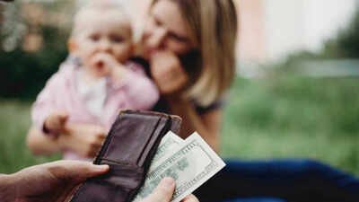 US to revoke passports of thousands of parents over unpaid child support, starting with debts above $100,000