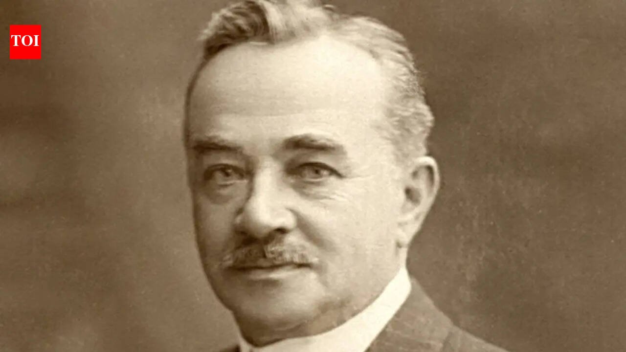 In 1893, Milton Hershey’s encounter with a chocolate-making machine at the Chicago World’s Fair established the foundation for his chocolate empire |