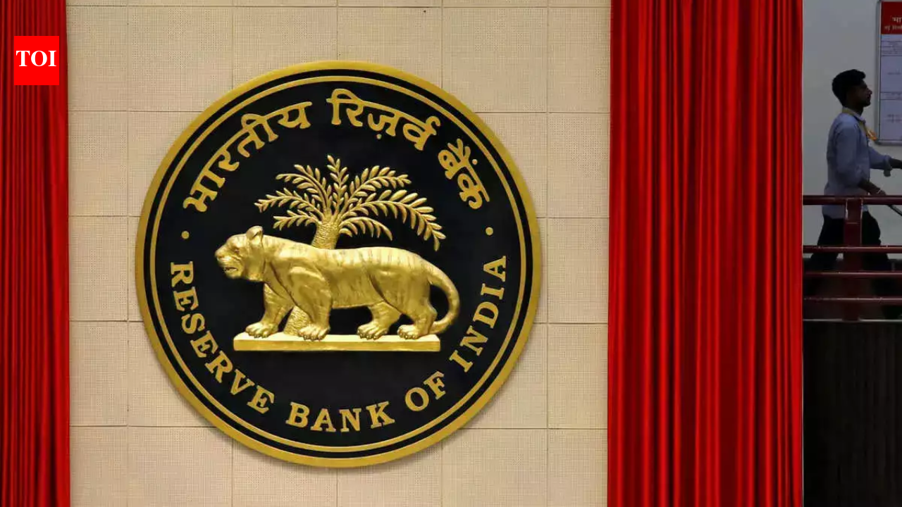 RBI announces $5 billion dollar-rupee swap, auction scheduled for May 26