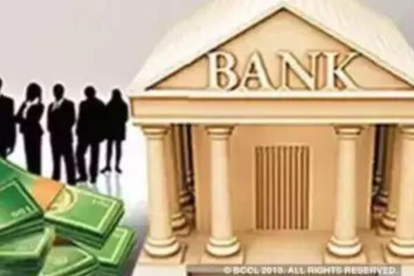 Biz men, HNIs, rural customers top bank branch visits; students least reliant