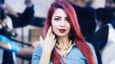 Jasmine Sandlas: 'Dhurandhar' singer Jasmine Sandlas relied on food stamps to survive in the US, got into drinking after father's demise: 'When he left, hum sab bikhar gaye' | Hindi Movie News
