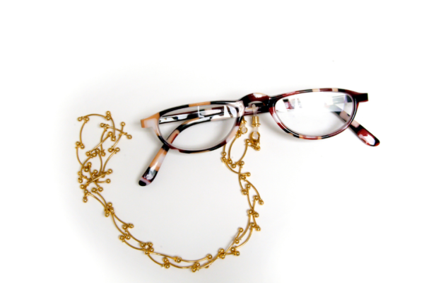 4 smart ideas to reuse and turn your old glasses into stylish wall decor in minutes