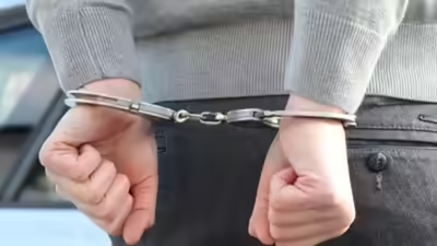 Pakistani national among 3 arrested in US for attempting to smuggle 89 firearms into Canada