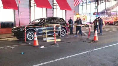 Straight from her Mercedes-Benz, woman falls into uncovered sewer hole