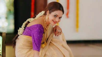 Madhoo recalls Sridevi meeting, says 'I was and still am Sriji’s biggest fan' |
