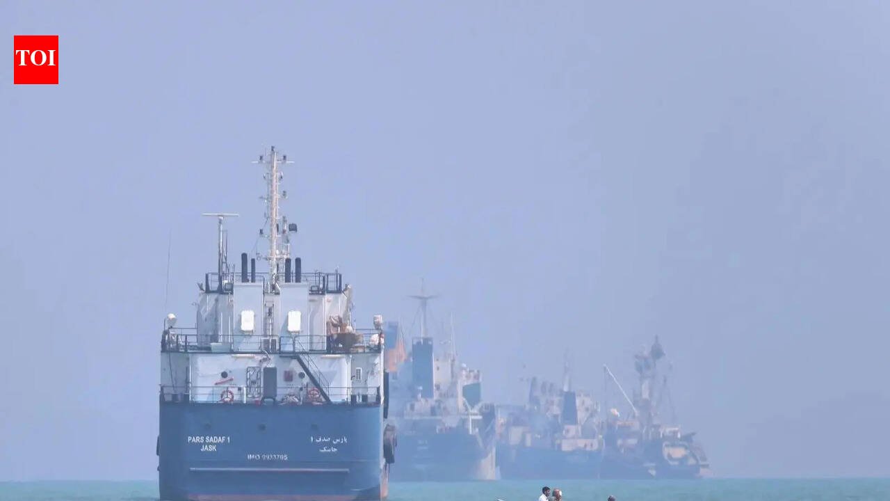 Oil prices tumble 4% as Trump announces US-Iran deal, Hormuz reopening; Brent falls below $85