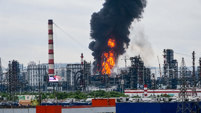 Ukraine Drone Attack: 'Dragging out of war': Ukraine hits Moscow region's largest refinery in deep-strike attack - video