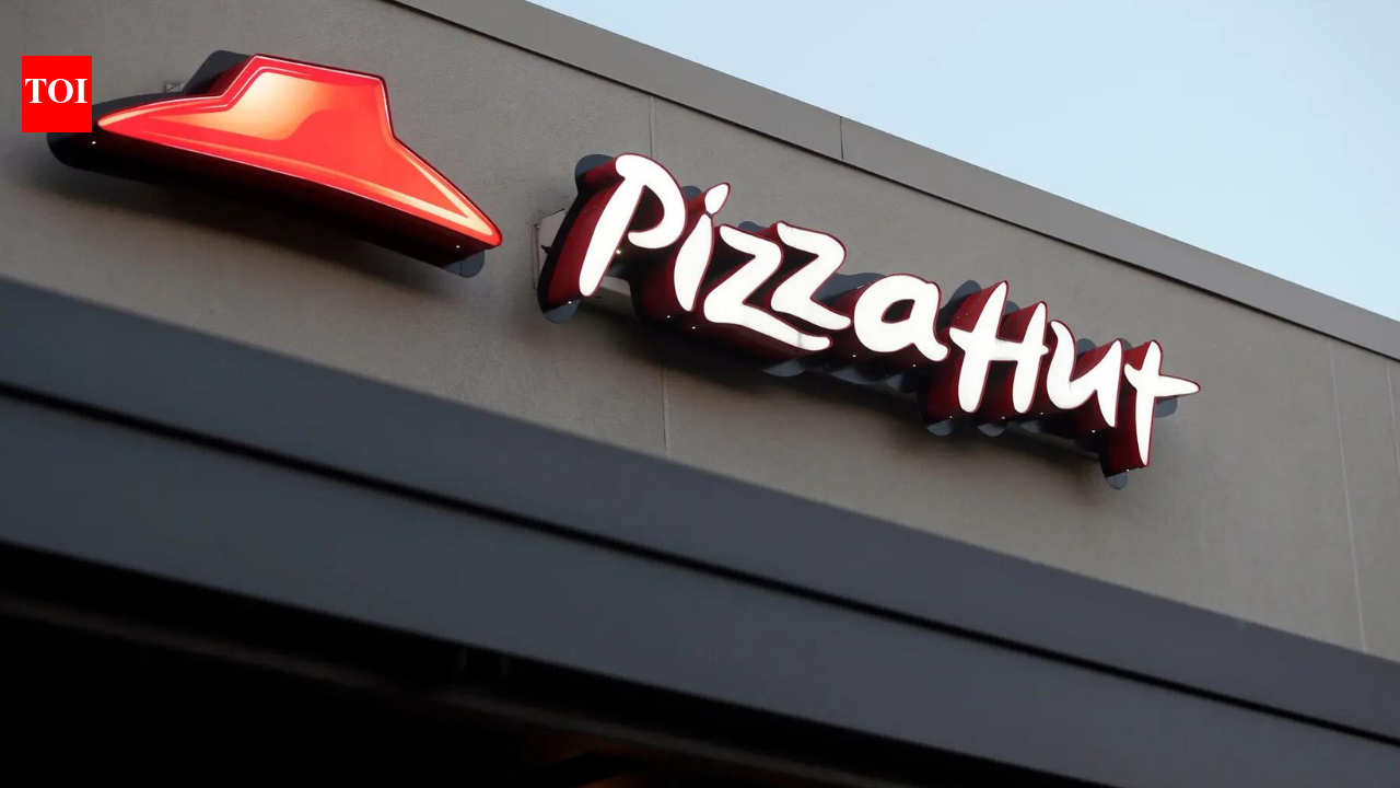 Yum Brands sells Pizza Hut in $2.7bn deal