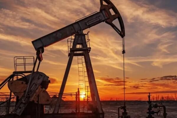 Middle East fuel oil exports hit four-month high as Hormuz shipping gradually recovers