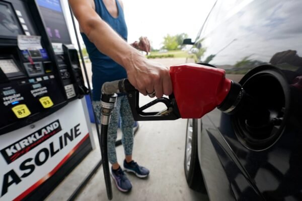 US inflation climbs above 4% for first time in three years as consumer spending stays resilient