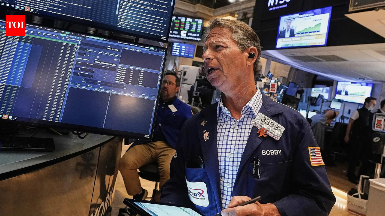 US stock market today: AI stocks sink again, pulling Wall Street towards weekly loss