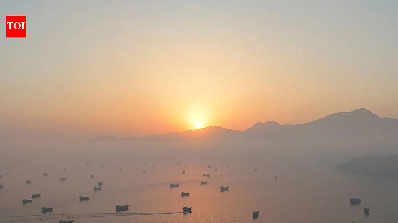 Hormuz got busy after months, now it's facing another roadblock