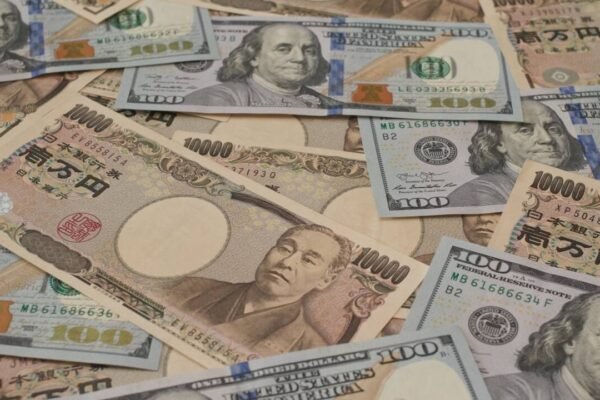 Japanese Yen hits four-decade low against US dollar - why the currency is depreciating