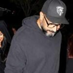 Abhishek Bachchan, Aishwarya Rai and Aaradhya jet out of the city in matching black outfits, netizens praise their parenting as daughter carries the luggage - WATCH VIDEO |