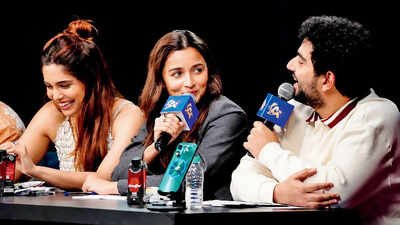 Alia Bhatt tells Samay Raina she couldn't stop laughing while watching IGL on a flight: 'Not realising Raha was sleeping next to me' | Hindi Movie News