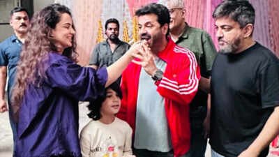 Queen 2 Movie: Kangana Ranaut wraps up shooting for 'Queen 2', shares joyful glimpse from wrap-up celebrations with cast and crew | Hindi Movie News