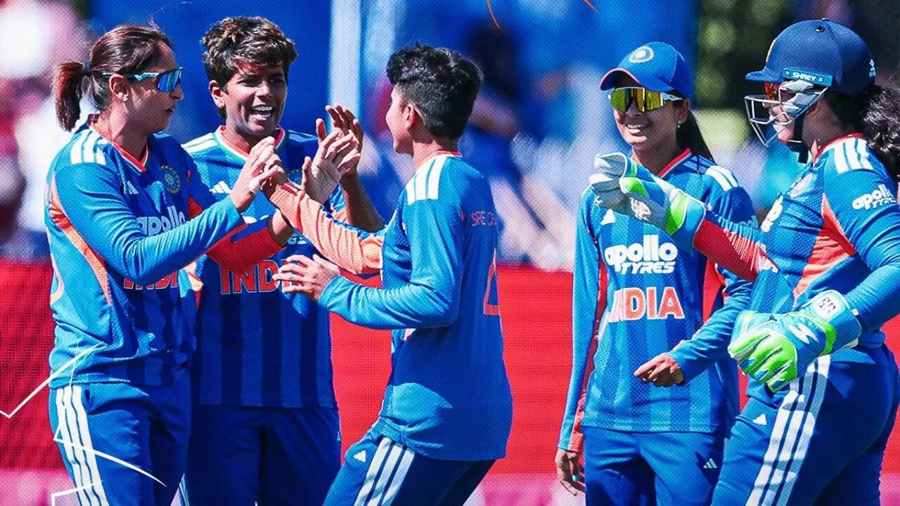 India Women 61/3 in 6.4 Overs | India Women vs England Women Live Score, 3rd T20I