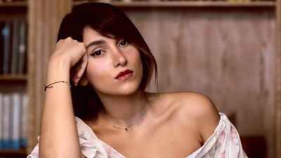 Iranian singer sentenced to 74 lashes for singing without hijab; authorities call video 'vulgar and immoral'