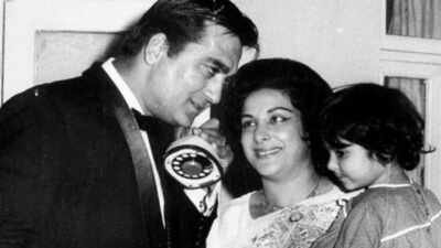 Priya Dutt remembers Sunil Dutt on Father’s Day; Shares rare family memories; 'His love and values continue to inspire me' | Hindi Movie News