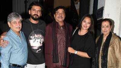 Sonakshi Sinha and Zaheer Iqbal enjoy family dinner with Shatrughan Sinha, Poonam Sinha and Iqbal Ratansi | Hindi Movie News