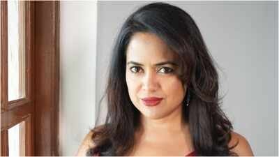 'I used full body makeup to match the colour of my face with my body': Sameera Reddy reveals on being made ‘two to three shades lighter’ in her debut film 'Maine Dil Tujhko Diya' with Sohail Khan | Hindi Movie News