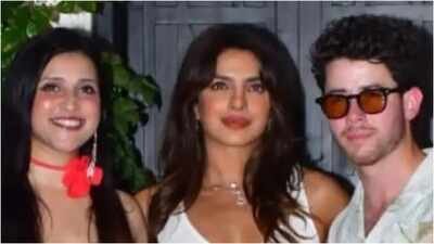 Priyanka Chopra’s cousin sister Mannara Chopra looks puzzled as paparazzi quiz her on Sonam Wangchuk: 'Mujhe nahi pata' | Hindi Movie News