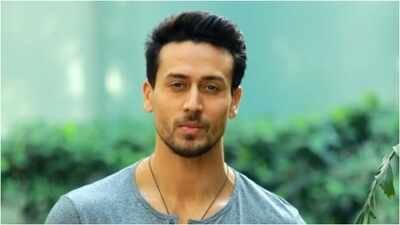 Tiger Shroff all set for professional football debut after being named in Mumbay FC's Durand Cup squad: Report | Hindi Movie News