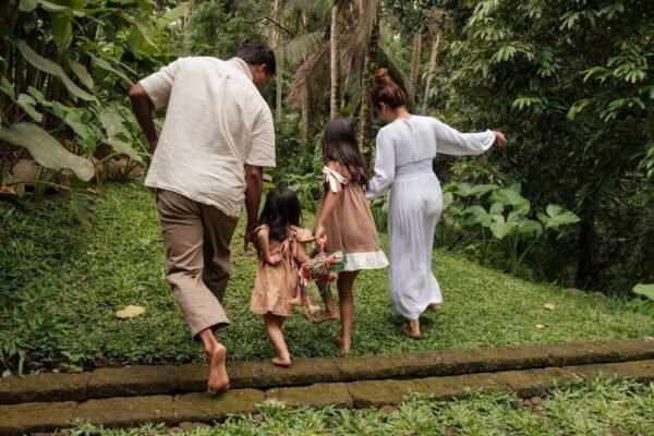 Psychology says that individuals who travel with family tend to exhibit higher emotional resilience, stronger social bonding, and better overall well-being |
