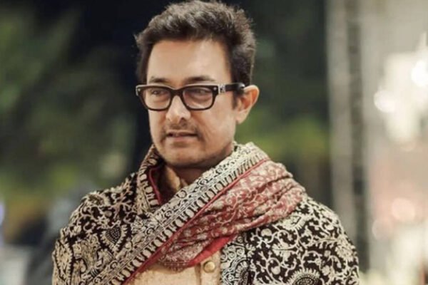 Aamir Khan sees off Raj Thackeray after wedding with Gauri Spratt; inside pictures capture newlyweds' special day |