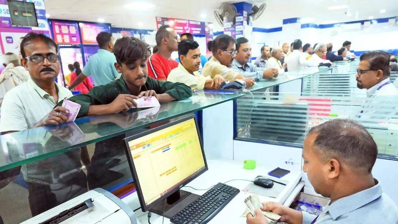 Banks add Rs 7 lakh crore deposits in last fortnight of Q1FY27