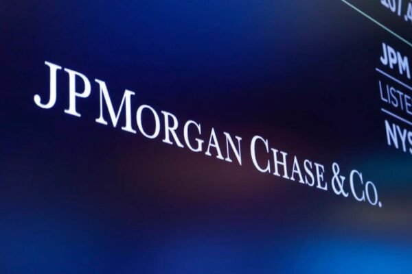 JPMorgan Chase on track to become world's first bank with a $1 trillion valuation