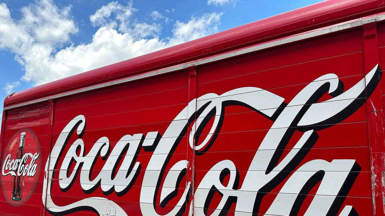 Coca-Cola adds fizz to India bottling unit IPO plan, appoints JPMorgan & Citi as bankers
