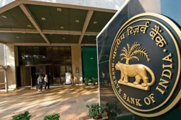 Inflow boost: Foreign deposits, swaps draw $21bn in 40 days