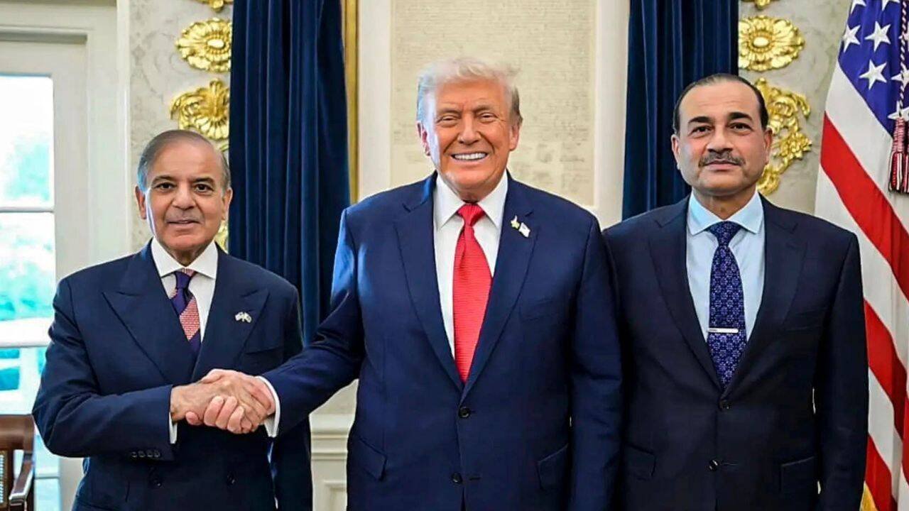 Bankrupt Pakistan Begs Trump For $10-Bn Lifeline: New Bailout Hunt After IMF, China & Saudi Arabia