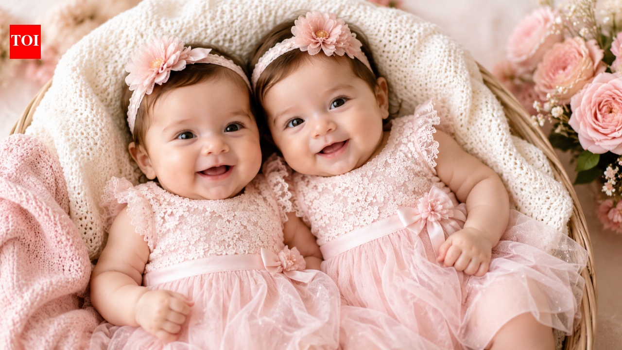 50 twin baby girl names that start with J and sound beautiful together for sisters |
