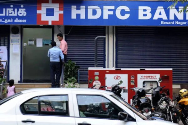 Hdfc Bank Penalties: 'Extra payout' to Maharashtra PSU: HDFC board slaps Rs 1 lakh fines on MD, CFO