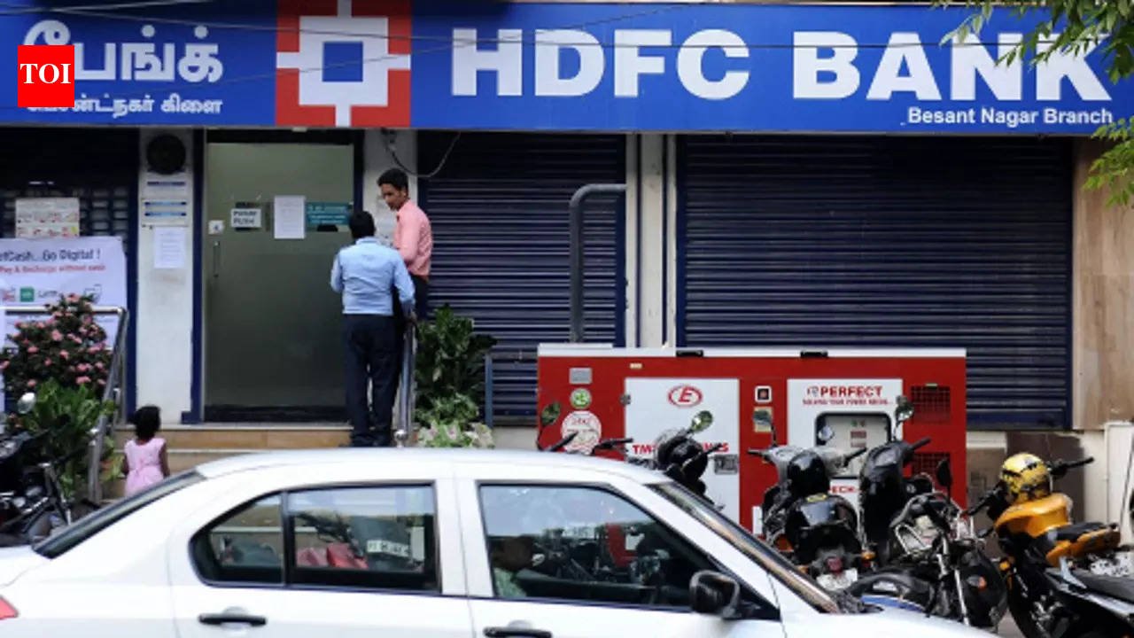 Hdfc Bank Penalties: 'Extra payout' to Maharashtra PSU: HDFC board slaps Rs 1 lakh fines on MD, CFO