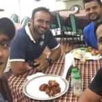MS Dhoni loves butter chicken, but the way he eats it is so unusual that even Robin Uthappa couldn't help talking about it |